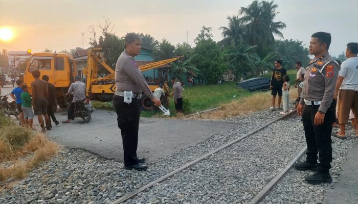Detik-Detik Avanza Dihantam KA Siantar Express di Sergai, Satu Penumpang Tewas
