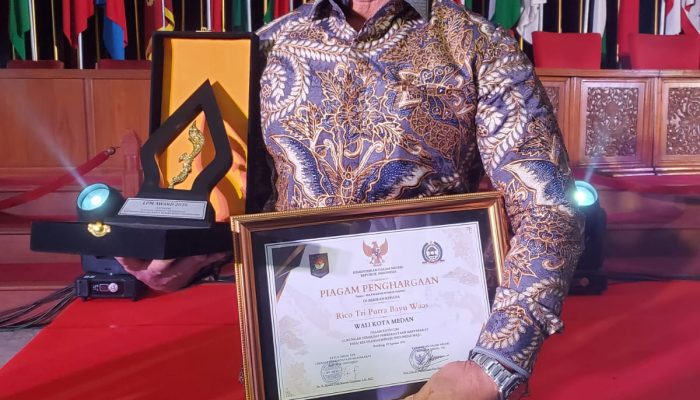 Wali Kota Medan Raih Penghargaan LPM Award 2026, Komitmen Dalam Mendukung Pemberdayaan Masyarakat Mandiri Menuju Indonesia Maju