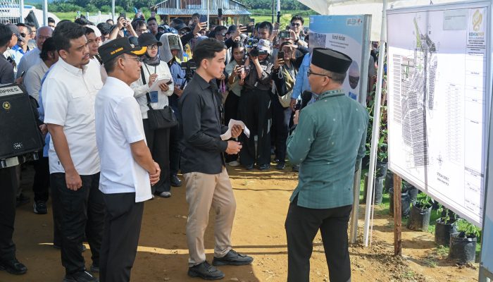 Kunjungi Huntara Tapsel, Wapres Gibran dan Gubernur Bobby Pastikan Huntap Segera Dibangun