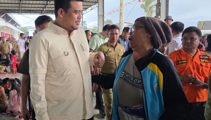 Bobby Nasution Pastikan Kesehatan, Air Bersih Serta Makanan Pengungsi Gunung Sinabung Aman
