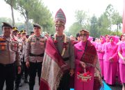 Disambut Ulos dan Tarian Adat, Irjen Pol Sonny Irawan Resmi Nahkodai Polda Sumut