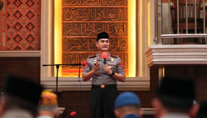 Sholat Subuh Bersama Warga Medan, Kapolda Sumut Serukan Persatuan dan Perang Melawan Narkoba