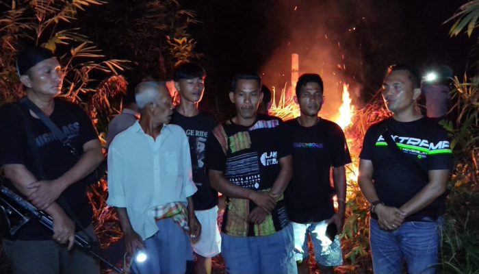 Polres Tapteng Sisir Lokasi Diduga Sarang Narkoba di Kolang, Gubuk Dibongkar dan Dibakar